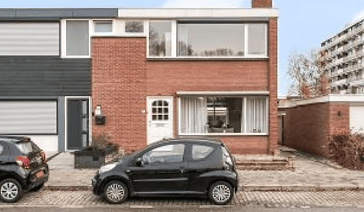Eengezinswoning met tuin en gemeubileerd