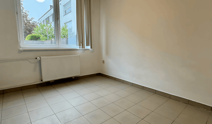 Gestoffeerde kamer met gemeenschappelijke tuin en internet