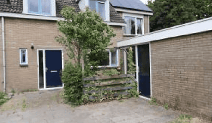 Eengezinswoning met tuin en wasmachineaansluiting