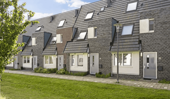 Eengezinswoning met tuin en gemeubileerd