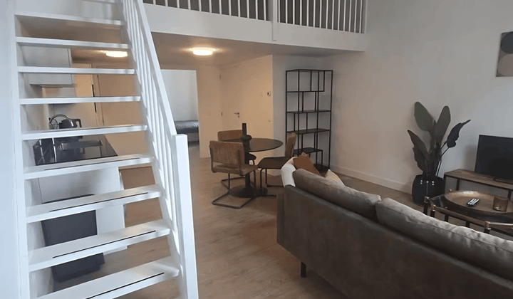 Kamer | 25m² | €1500,-