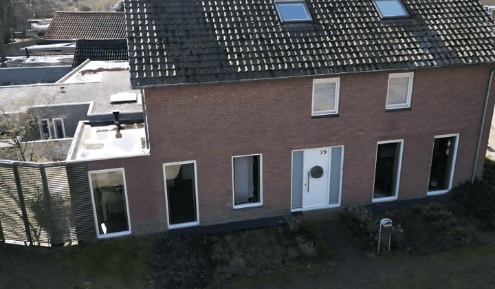 Huis | 123m² | Strabrecht | €2000,-