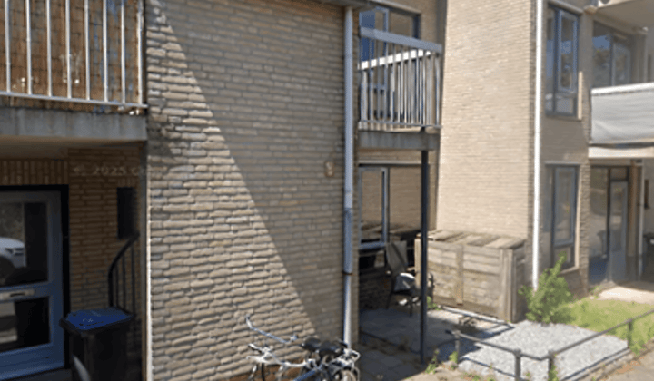 Appartement met balkon en parkeerplaats