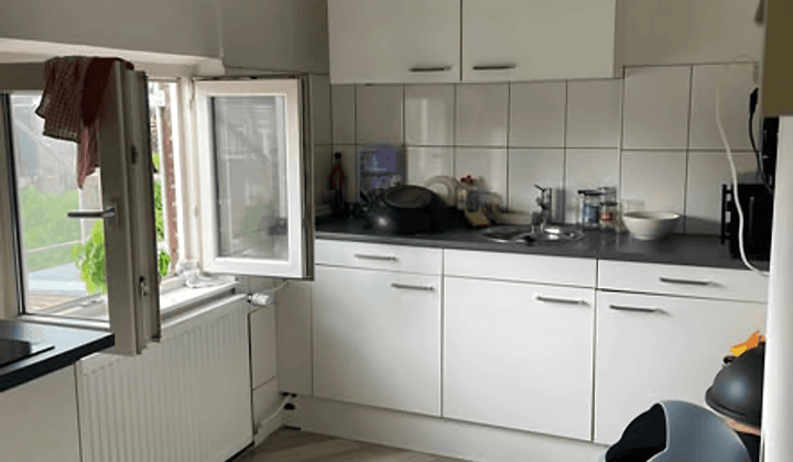 Ruime kamer met tuin en wasmachine inclusief prijs