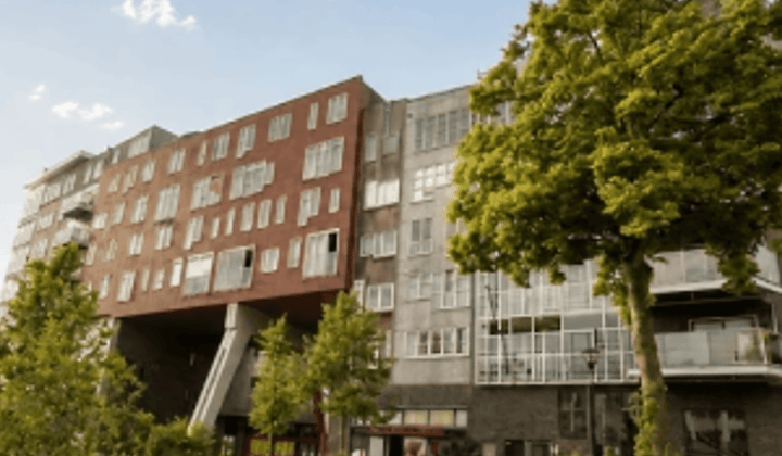 Gemeubileerd appartement met balkon en parkeerplaats