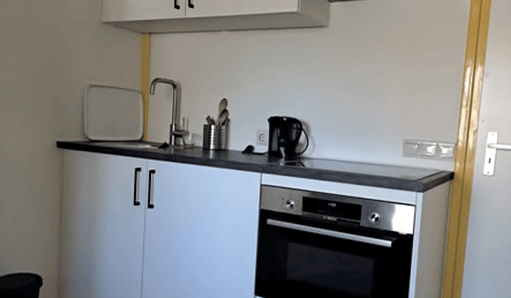 Kamer | 9m² | €550,-