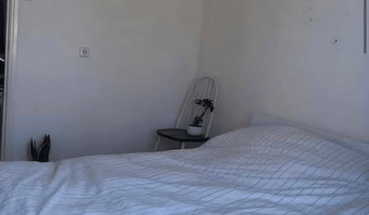 Kamer met balkon en registratie mogelijk