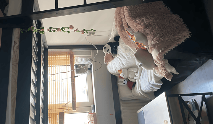 Gemeubileerde kamer met balkon en wifi