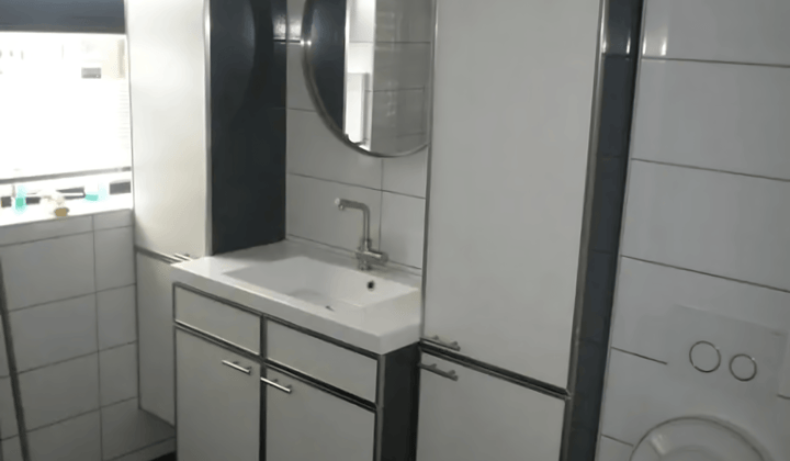 Gemeubileerde studio met gedeelde badkamer en wifi