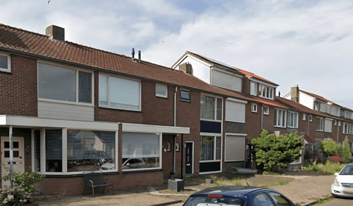 Gemeubileerde eengezinswoning met tuin en balkon