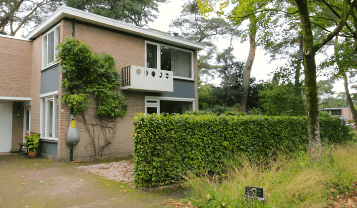 Kamer | 90m² | €2425,-