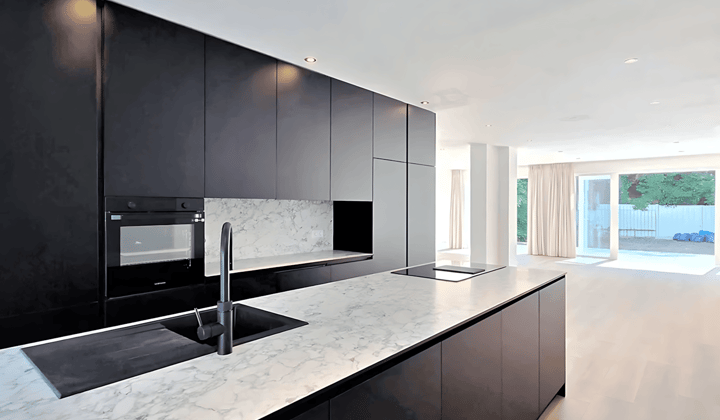 Kamer | 95m² | €4250,-