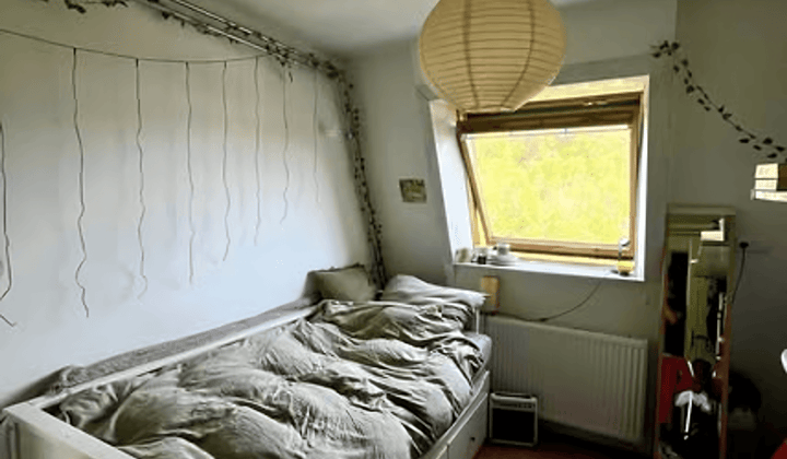 Gemeubileerde kamer met balkon en tuin