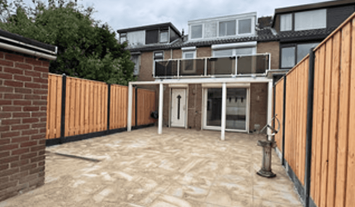 Huis | 101m² | €2250,-