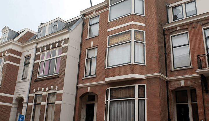 Gemeubileerd appartement met balkon en wasmachine