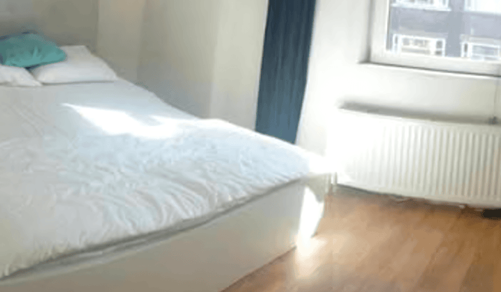 Kamer met Balkon en Registratiemogelijkheid
