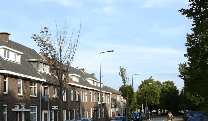 Gemeubileerde kamer met wasmachine en fraai uitzicht