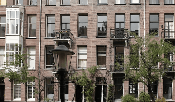 Kamer | 195m² | €6000,-