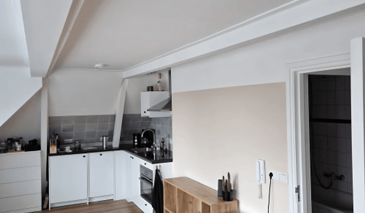 Studio · 32 m² · €890,-