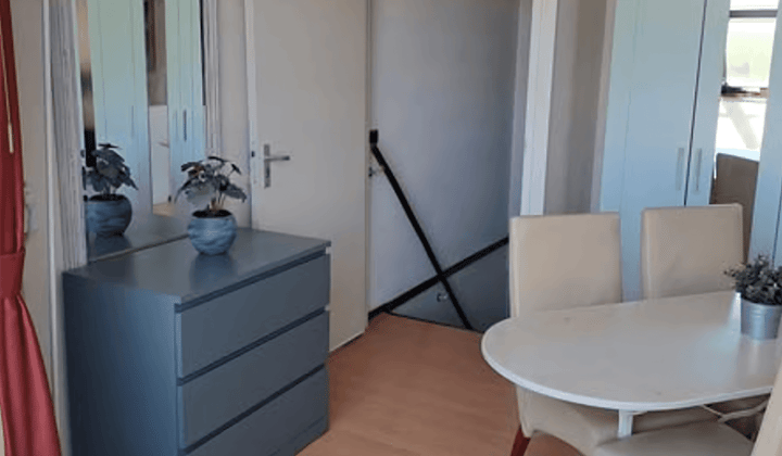 Studio · 30 m² · €1350,-