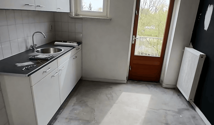 Appartement met Balkon en Twee Slaapkamers, Tijdelijk Verhuur, Geen Huisdieren