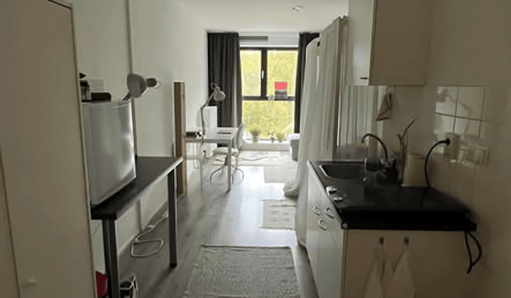 Studio · €1200,-