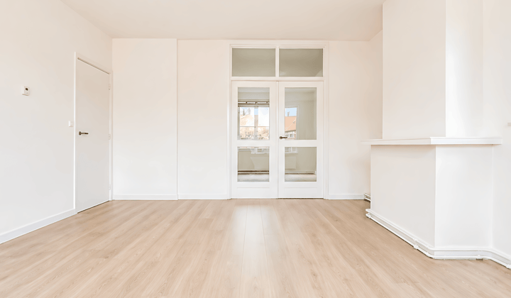 Gestoffeerd appartement met tuin en balkon