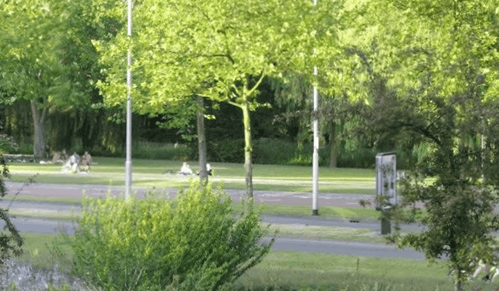 Gestoffeerde studio met eigen badkamer en kitchenette