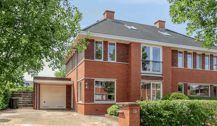 Huis | 166m² | €2500,-