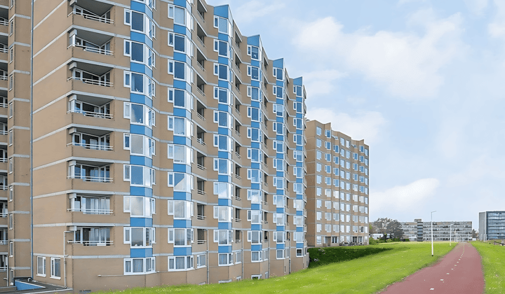 Appartement met balkon en parkeerplaats, lang huren mogelijk