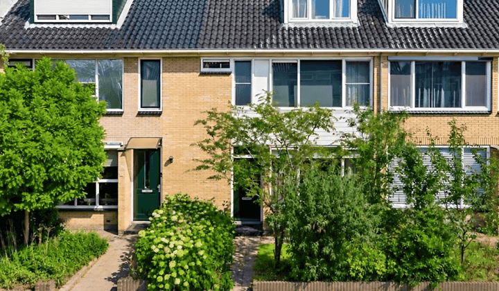 Huis | 120m² | €2395,-