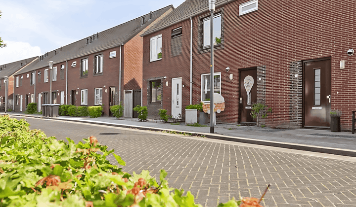 Tussenwoning met tuin en balkon