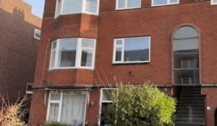 Appartement met privé slaapkamer en terras