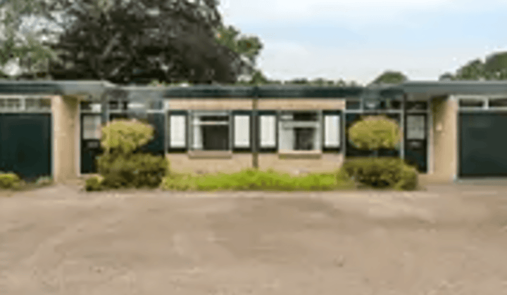 Kamer | 136m² | €2750,-