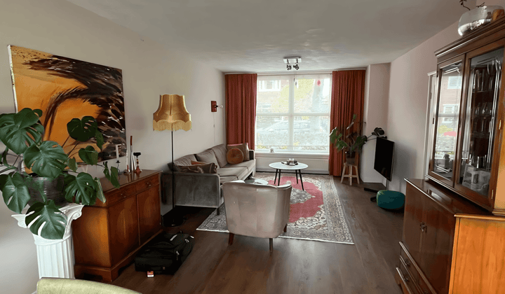 Kamer | 120m² | Zwaluwstraat | €1000,-