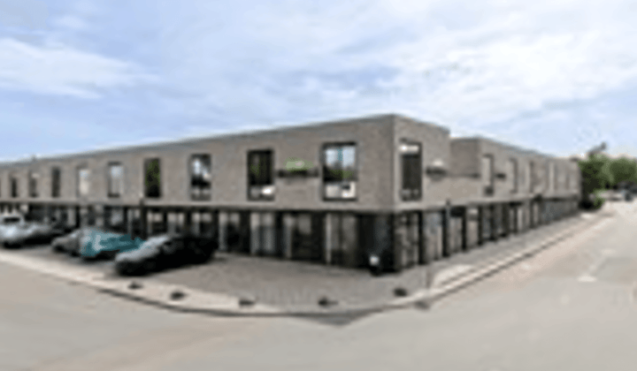 Bedrijfsruimte · 145 m² · €2250,-