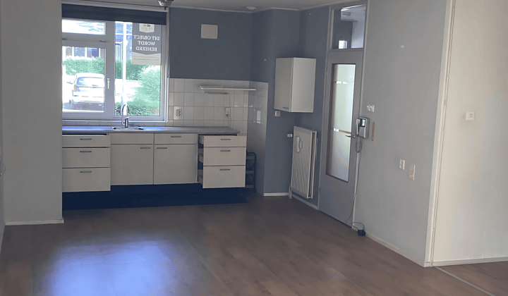 Gestoffeerd appartement met 1 slaapkamer en balkon