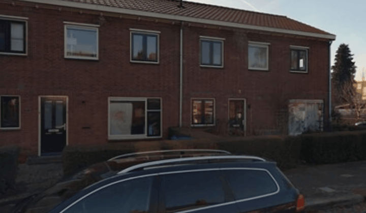 Bovenwoning 2 slaapkamers met balkon en berging