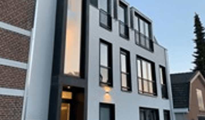 Kamer · 61 m² · €1995,-