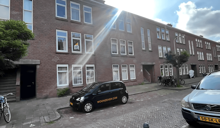 Studentenkamer met Balkon en Gedeelde Voorzieningen