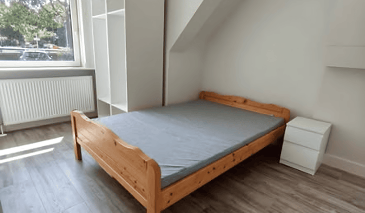 Gemeubileerde kamer met tuin en exclusief prijs
