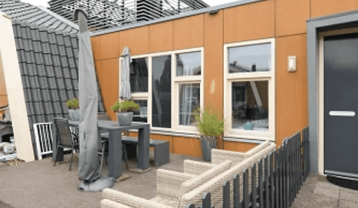 Huis | 2100m² | €2100,-