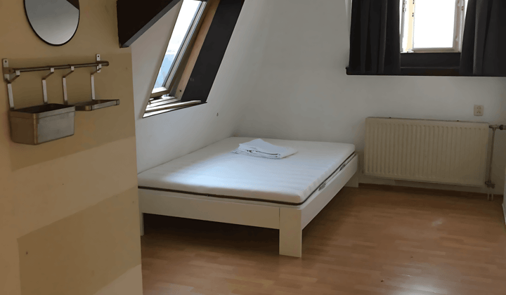 Kamer | 12m² | €550,-