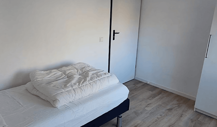 Kamer | 15m² | €595,-