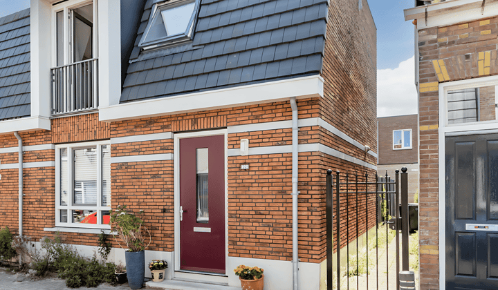 Gemeubileerde eengezinswoning met tuin en wasruimte