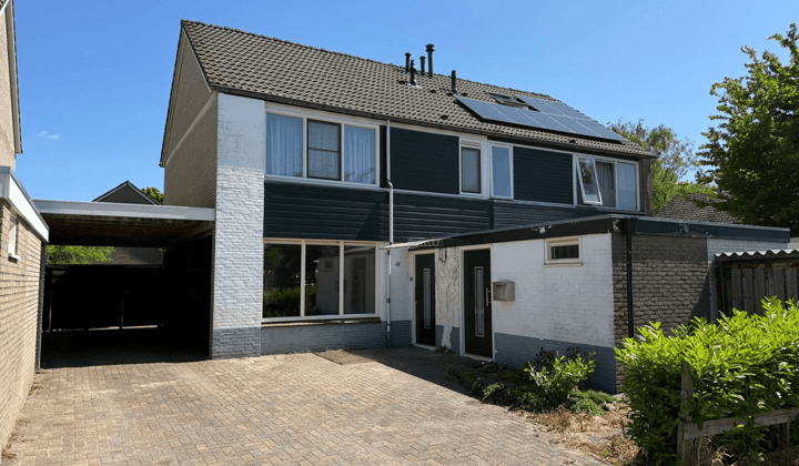 Huis · 112 m² · €1447,-