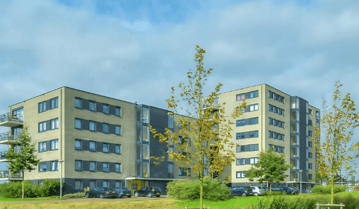 Kamer | 115m² | €1759,-