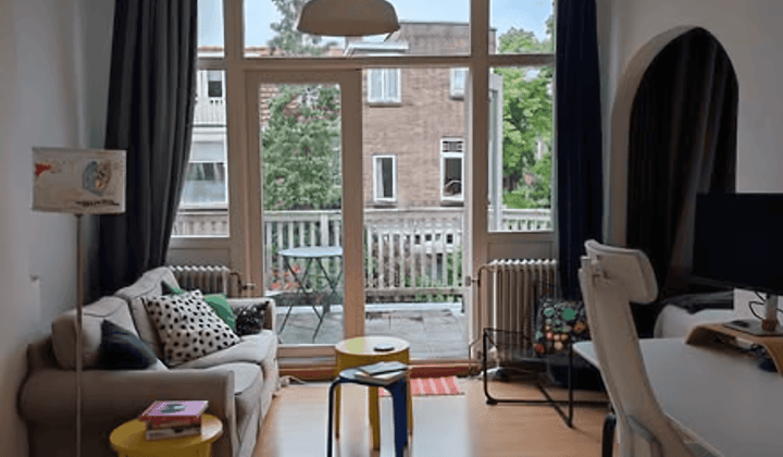 Studio · 65 m² · €1200,-