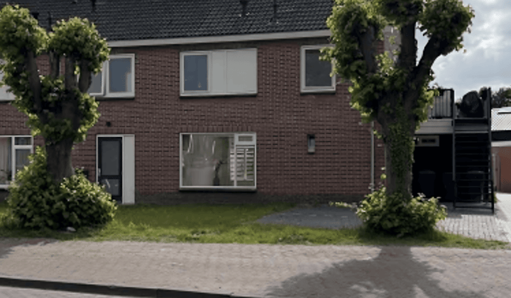 Huis | 1350m² | €1350,-