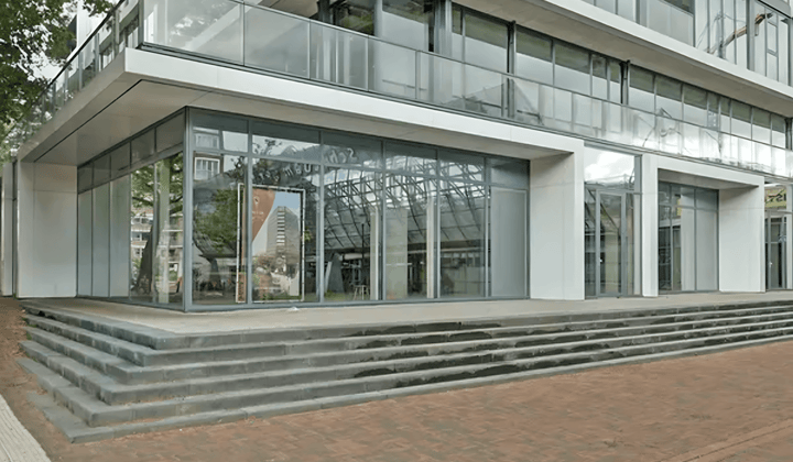 Commerciële bedrijfsruimte met parkeermogelijkheid
